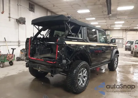 2023 Ford Bronco Badlands z USA, uszkodzony, nr VIN 1FMEE5DP0PLB62212